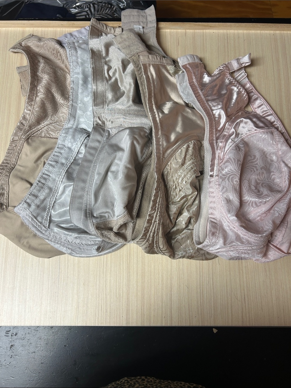 5 Women’s Full Coverage Bras Bundle Sizes 40DD–40DDD Neutral Pink Beige